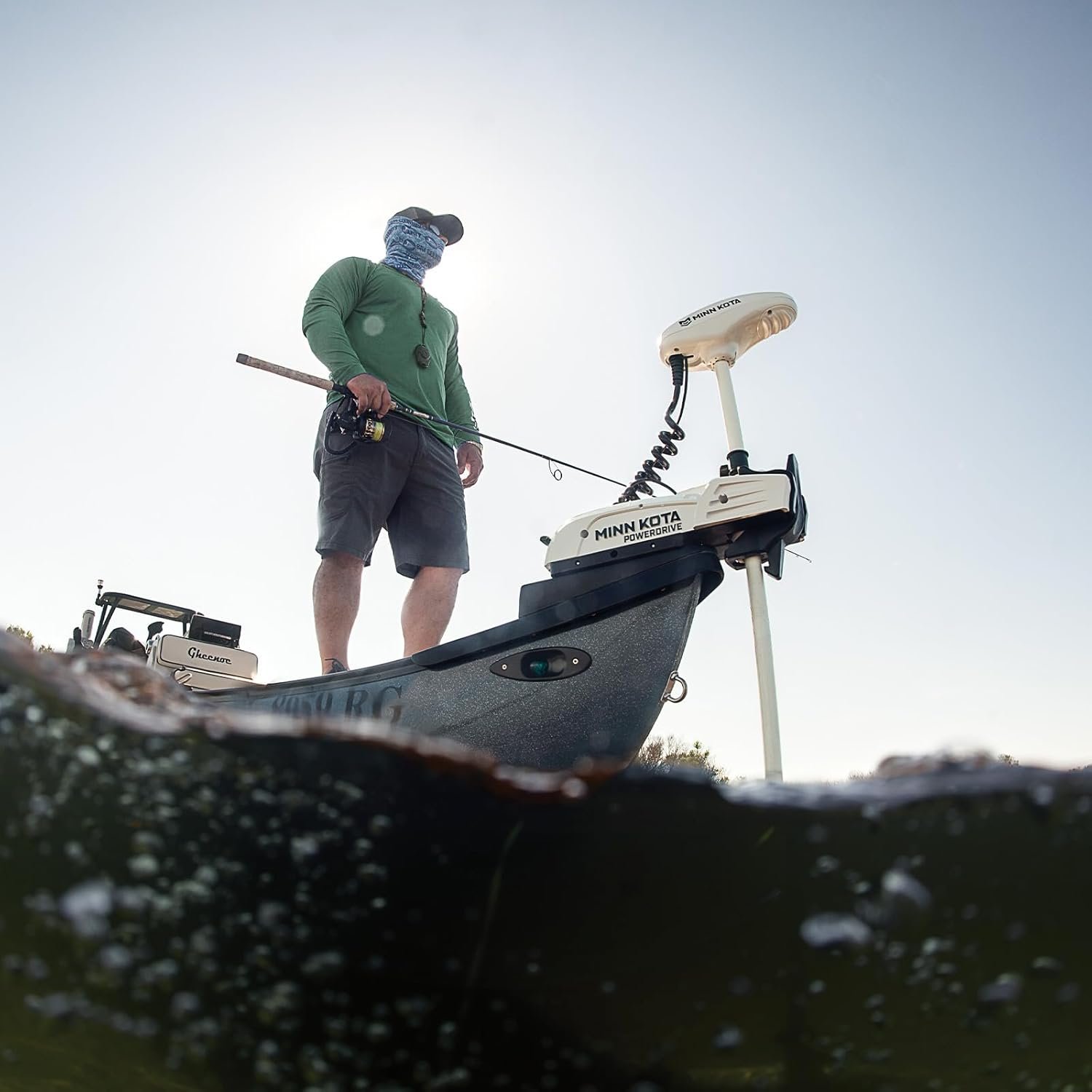 Minn Kota 1363586 Riptide PowerDrive 70 lb Thrust Bow-Mount Trolling Motor with Wireless Remote, 54″ Shaft, Saltwater - Image 6