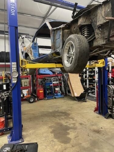 APlusLift HW-10KOH-A 10,000 lb (4,536 kg) 2-Post Overhead Car Lift – CE Certified, Truck Adapters, 3-Year Warranty photo review