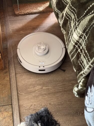 Shark AV2501S AI Ultra Robot Vacuum with HEPA Self-Empty Base, Matrix Clean Navigation, 30-Day Bagless Capacity, Smart Mapping, Voice/App Control, Perfect for Pet Hair & All Floors, Dark Grey photo review