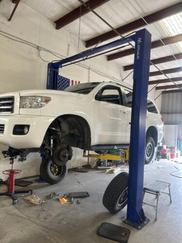 APlusLift HW-10KOH-A 10,000 lb (4,536 kg) 2-Post Overhead Car Lift – CE Certified, Truck Adapters, 3-Year Warranty photo review