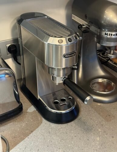 De'Longhi Dedica Style EC685.M Espresso Machine – Slim 15 cm Design, Milk Frother, 15-Bar Pressure, 1L Water Tank, Compatible with Ground Coffee & ESE Pods, Stainless Steel photo review