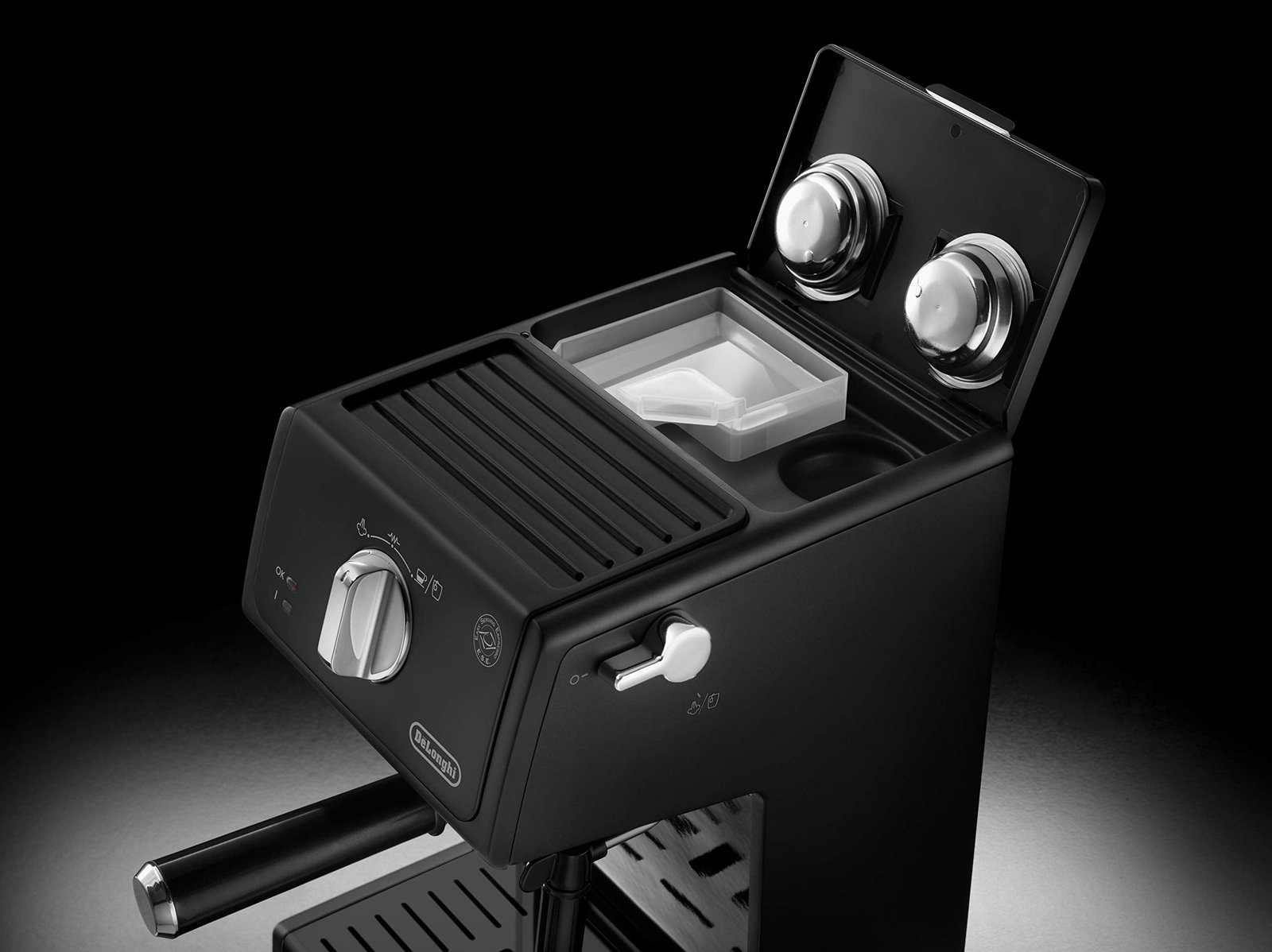 De’Longhi ECP35.31 Barista Pump Espresso Machine – Traditional Coffee & Cappuccino Maker with Adjustable Milk Frother, 1 L Water Tank (Black) - Image 8