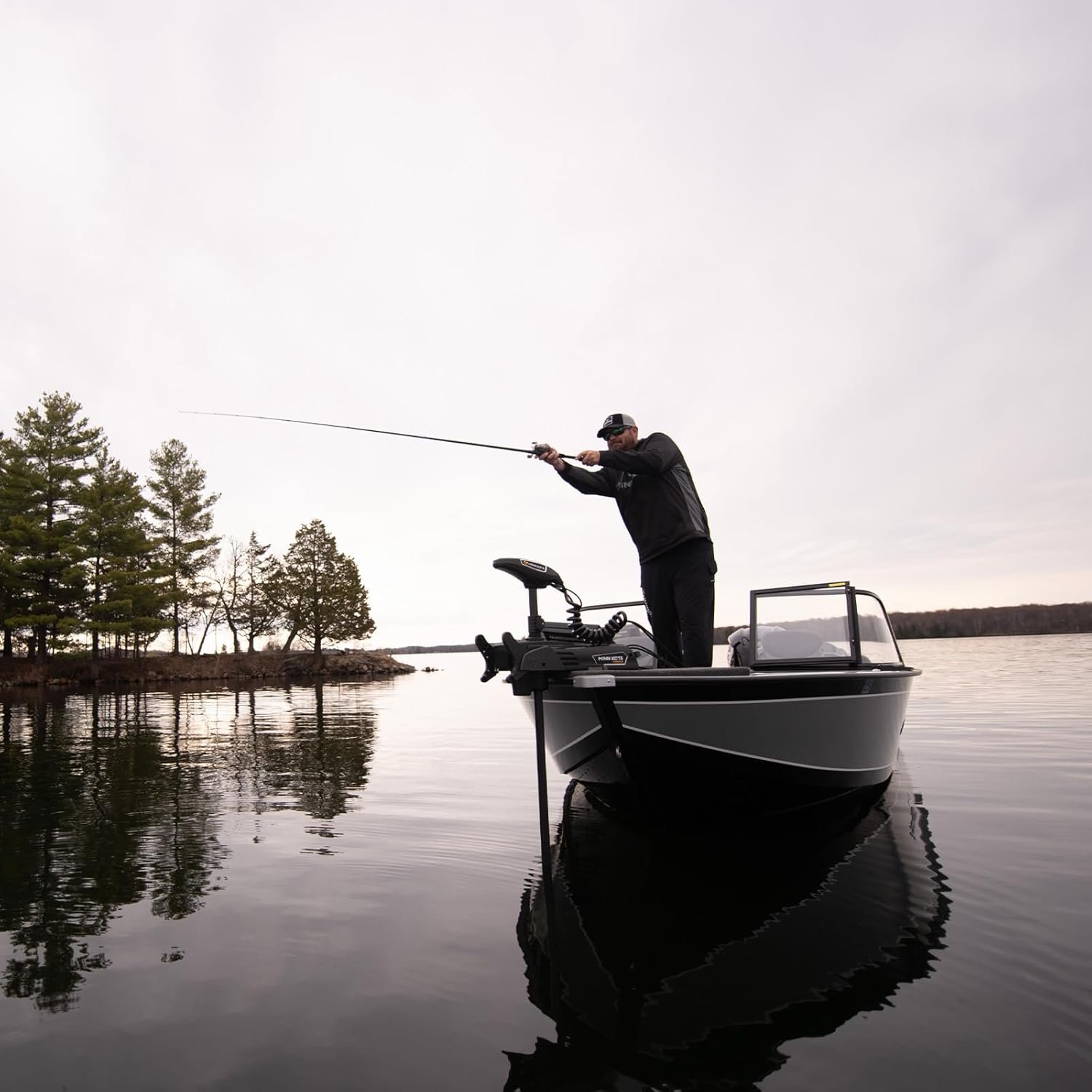 Minn Kota 1358385 Terrova 80 lb Thrust Bow-Mount Trolling Motor with Spot-Lock®, MEGA Down Imaging®, Wireless Remote, 45″ Shaft, Freshwater - Image 7