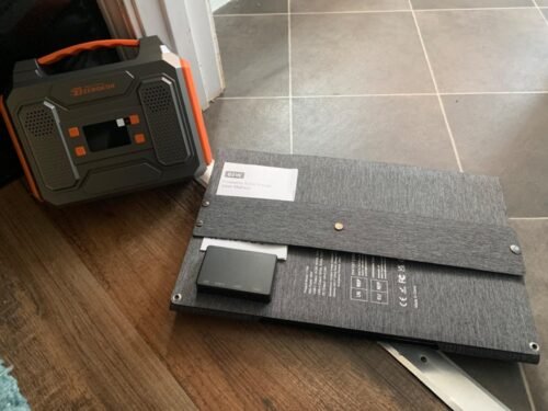 ZeroKor 300W Portable Solar Generator with 60W Foldable Panel – 280Wh Lithium Battery Power Station – Pure Sine Wave 110V AC/DC/USB Outlets – 5.1 lbs (2.3 kg) Lightweight – for RV, Home Backup, Camping photo review