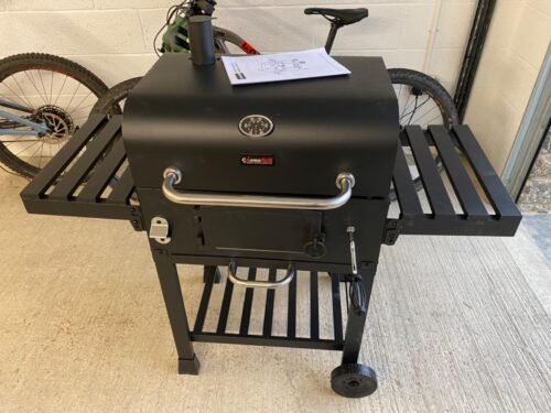 CosmoGrill Outdoor XL Charcoal Smoker BBQ Grill – Adjustable Charcoal Pan, Built-in Thermometer, 2 Side Tables, Chimney & Wheels – Portable Garden Barbecue Smoker photo review