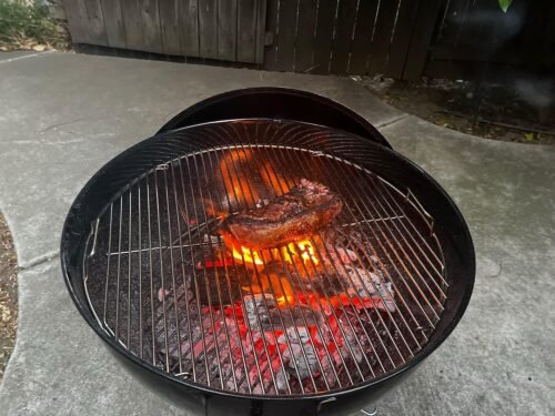 Weber Original Kettle Premium Charcoal Grill – 22-Inch Black BBQ with Hinged Cooking Grate, One-Touch Cleaning System, Heat Retention Lid, and Built-In Thermometer photo review