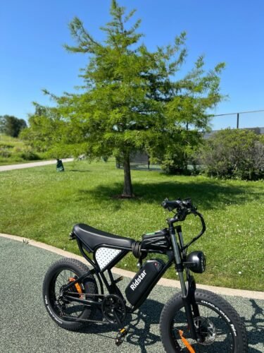 Ridstar Q20 20″ Fat-Tyre Electric Dirt Bike – Peak 1500 W motor, 48 V 15.6 Ah battery (30-75 mi range), 30 mph top-speed photo review