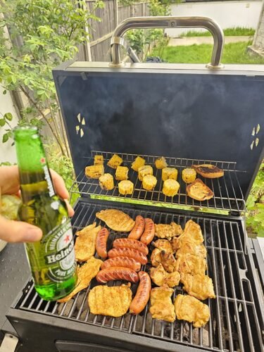 VonHaus XL Charcoal BBQ Grill & Smoker – Portable Barbecue with Warming Rack, Side Shelves, Wheels, Temperature Gauge – Outdoor Cooking for Meat, Fish & Veg photo review