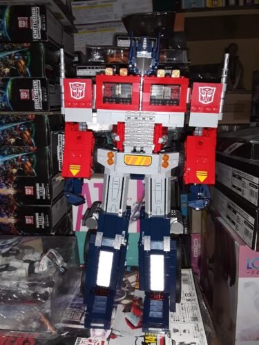 LEGO Icons Optimus Prime Transformers Set 10302 – 2-in-1 Robot and Truck Collectible Model Kit for Adults with Weapons & Accessories – Build & Display Autobot Leader – 1,508 Pieces photo review