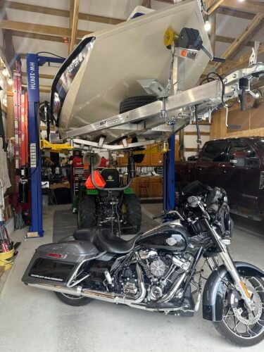 APlusLift HW-10KOH-A 10,000 lb (4,536 kg) 2-Post Overhead Car Lift – CE Certified, Truck Adapters, 3-Year Warranty photo review