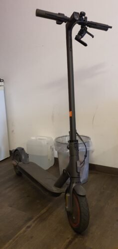 Xiaomi Electric Scooter 5 Series – 60 km Range, 20 km/h Speed, Dual Brakes, App Control, Road-Legal EU E-Scooter for Adults photo review