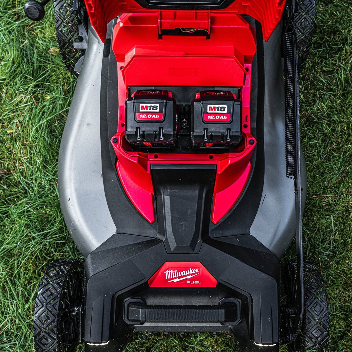 Milwaukee M18F2LM53-122 36V Fuel 53cm Self Propelled Lawn Mower with 2 x 12.0Ah Battery & Dual Bay Super Charger
